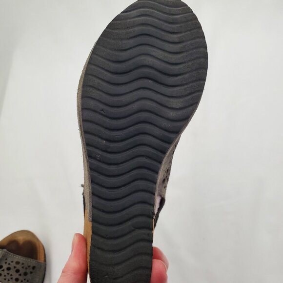 A. GIANNETTI Italian Laser-Cut Cork Wedge Sandals - Picture 6 of 8